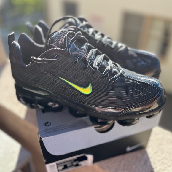 Nike Air VaporMax 360 BLACK - Picture 4 of 13